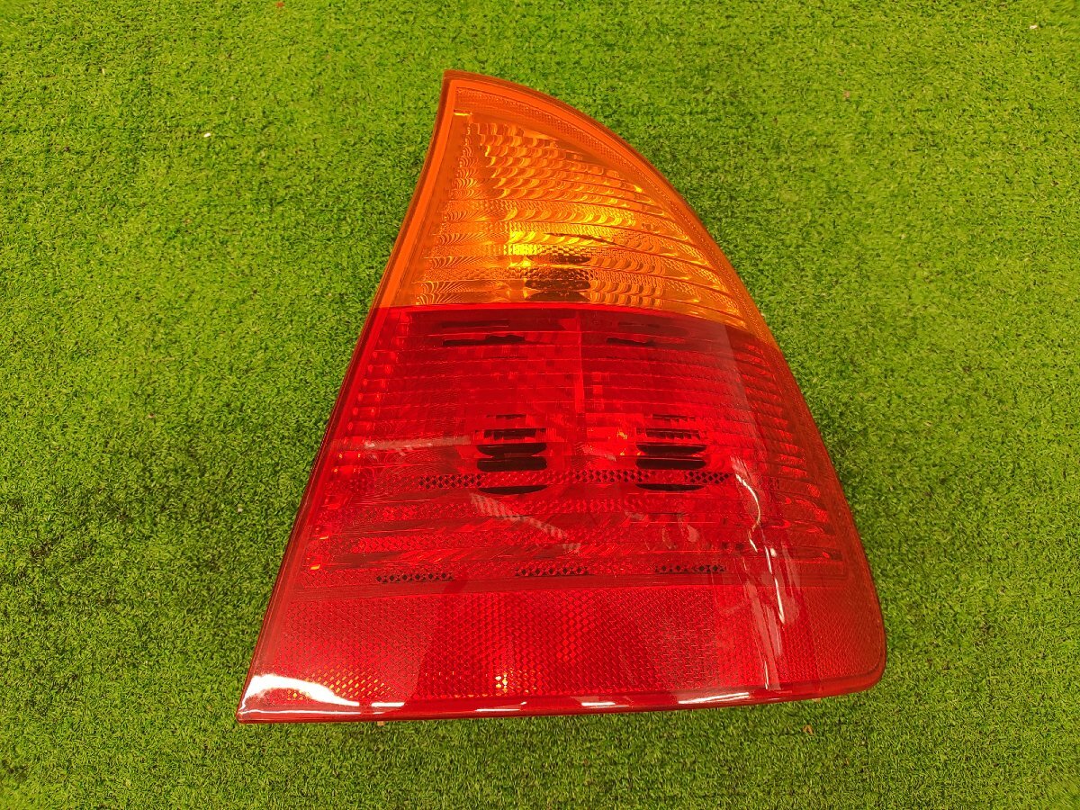 ★中古品★テールレンズ BMW 3シリーズ E46 ツーリング 純正 テールランプレンズ 右側 R 8 368 758【他商品と同梱歓迎】拍卖
