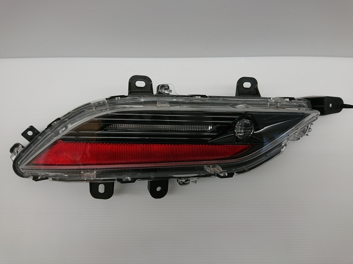 ★中古品★80系 ハリアー 純正 リアターンシグナルランプ/フィニッシャー 左側 STANLEY 48-240【他商品と同梱歓迎】拍卖