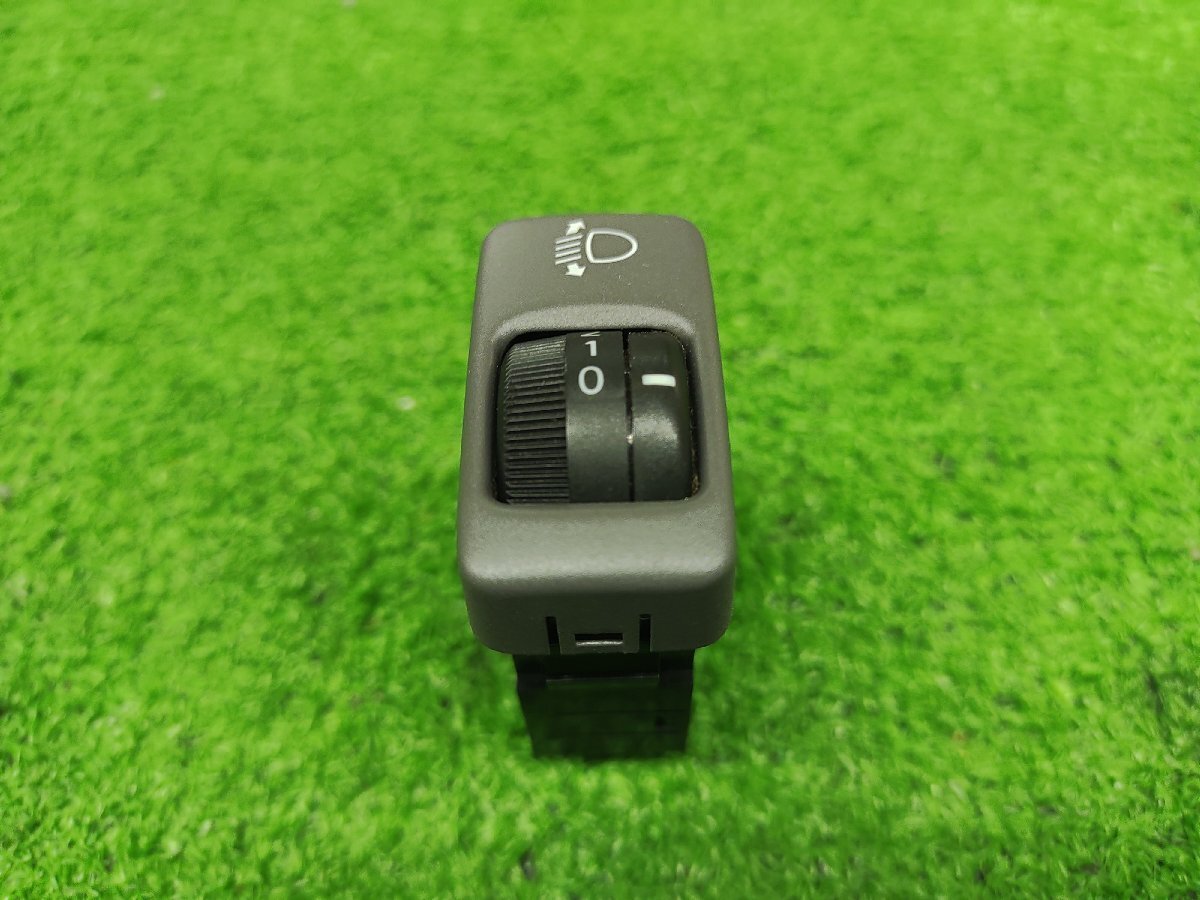 ★中古品★TOYOTA 純正 ヘッドランプレベライザースイッチ エスティマ 30【他商品と同梱歓迎】拍卖