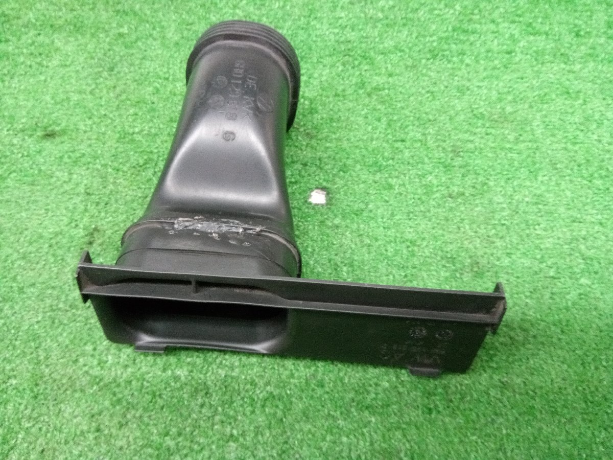 ★中古品★AUDI A1 エアインテークダクトガイドパイプ 6R0129618G【他商品と同梱歓迎】拍卖