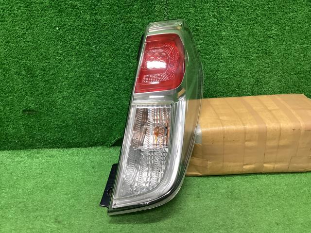 eKスペース DBA-B11A 右テールランプ Gセーフティ プラスエディション W13 8330B126拍卖