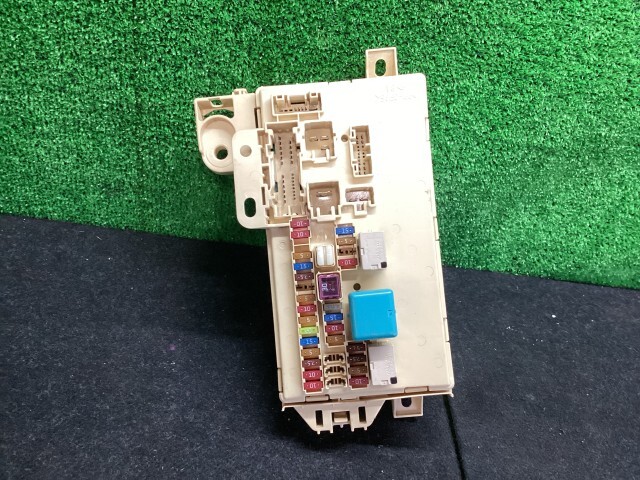 ムーヴ DBA-LA110S ヒューズボックス カスタム X 4WD X07拍卖