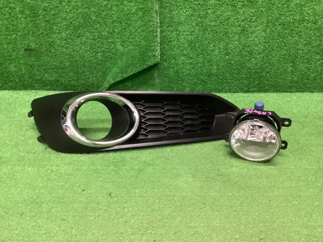 レガシィ DBA-BRM 左フォグランプ 2.5Iアイサイト Sパッケージ 4WD 37J拍卖