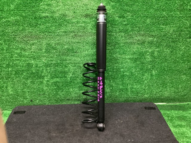 ムーヴキャンバス 5BA-LA850S 左Rショックアブソーバー ストライプスGターボ XL9 48530-B9411拍卖