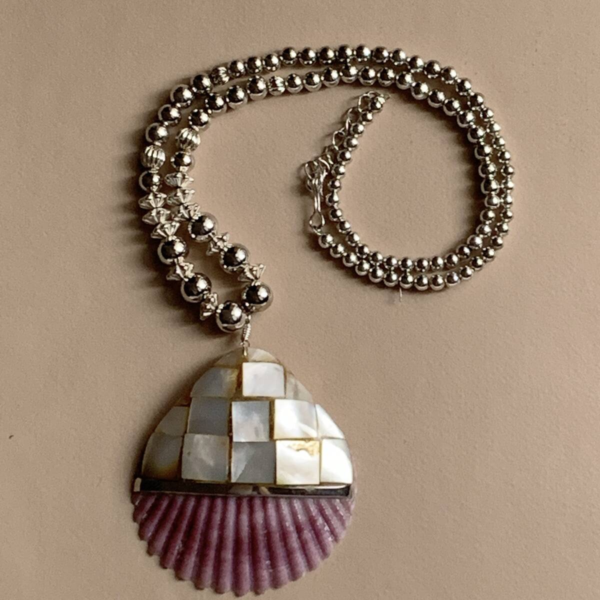 インディアンジュエリー ネックレス サントドミンゴ スパイニーオイスター モザイク シルバーネックレス ハンドメイド ネイティブ拍卖