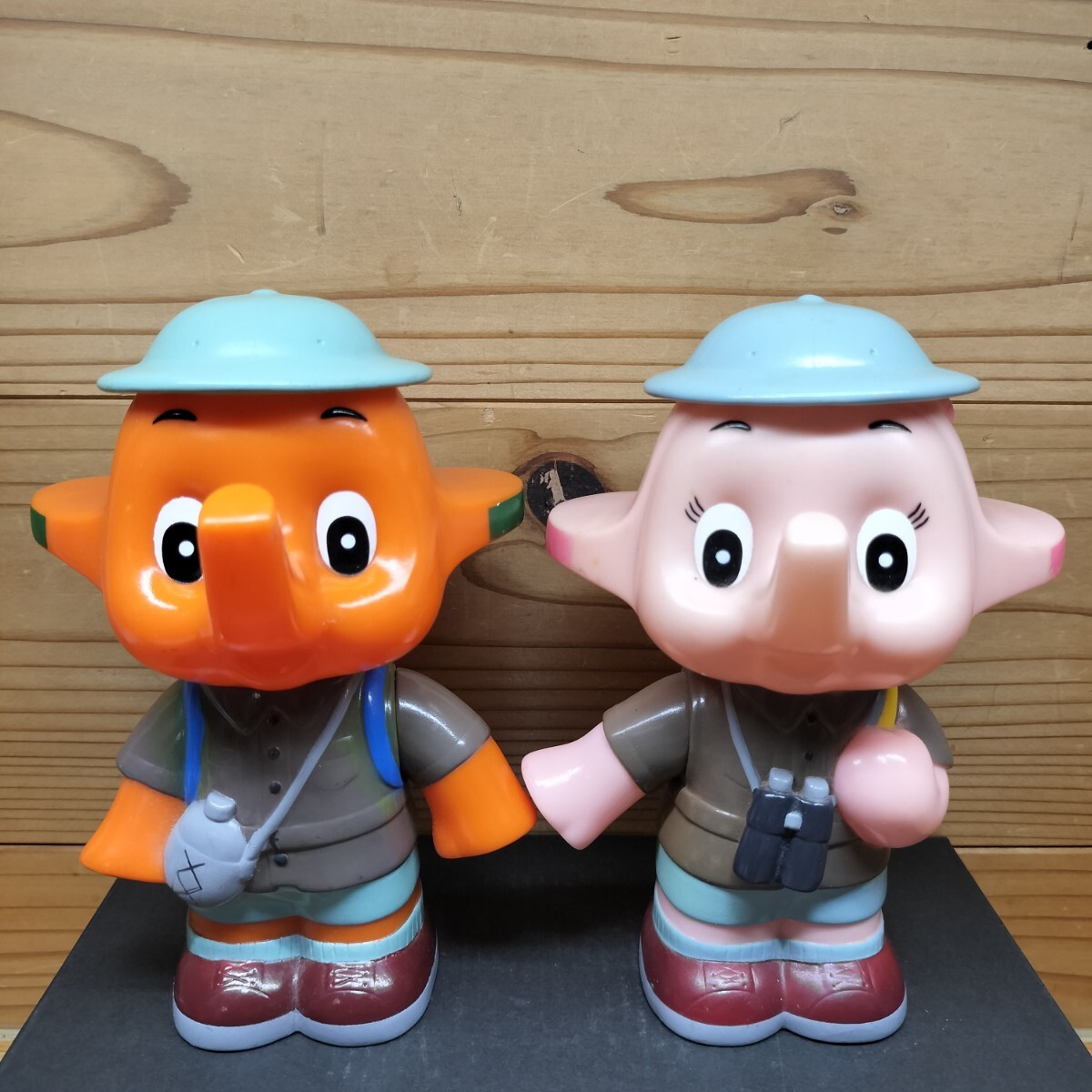 非売品 レア 佐藤製薬 サトちゃん サトコちゃん 探検隊 アドベンチャー ソフビ 貯金箱 レトロ 当時物 ビンテージ SATO 高さ約14センチ拍卖