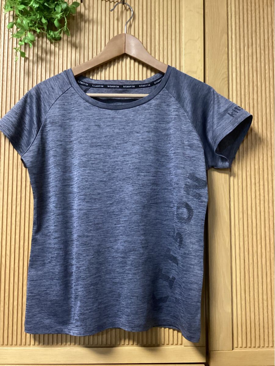 kitson★グレー スポーツ向き ブランドロゴ入り半袖Tシャツ ストレッチ 速乾 ブランド トレーニングウェア ブランド Mサイズ 涼感拍卖