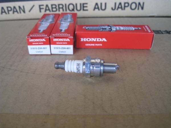 新品 UMK425 UMK435 スパークプラグ CM5H ホンダ UMR425 GX25 GX35拍卖