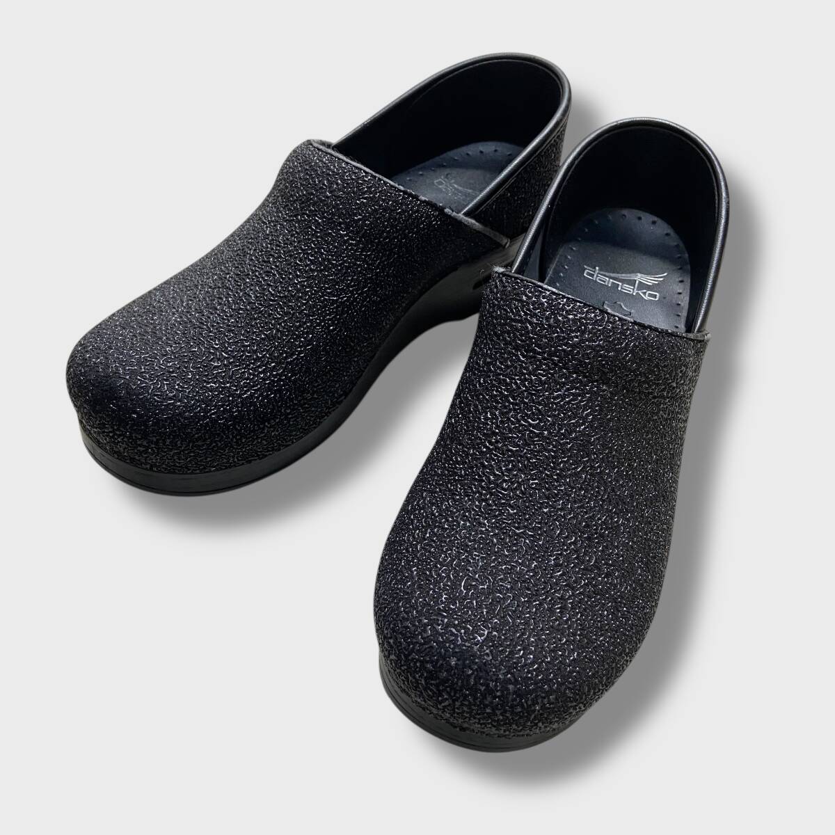 送料無料☆dansko☆ダンスコ☆プロフェッショナル☆グリッタークロッグサンダル☆コンフォートシューズ☆黒☆レディース24-24.5cm☆J25M拍卖