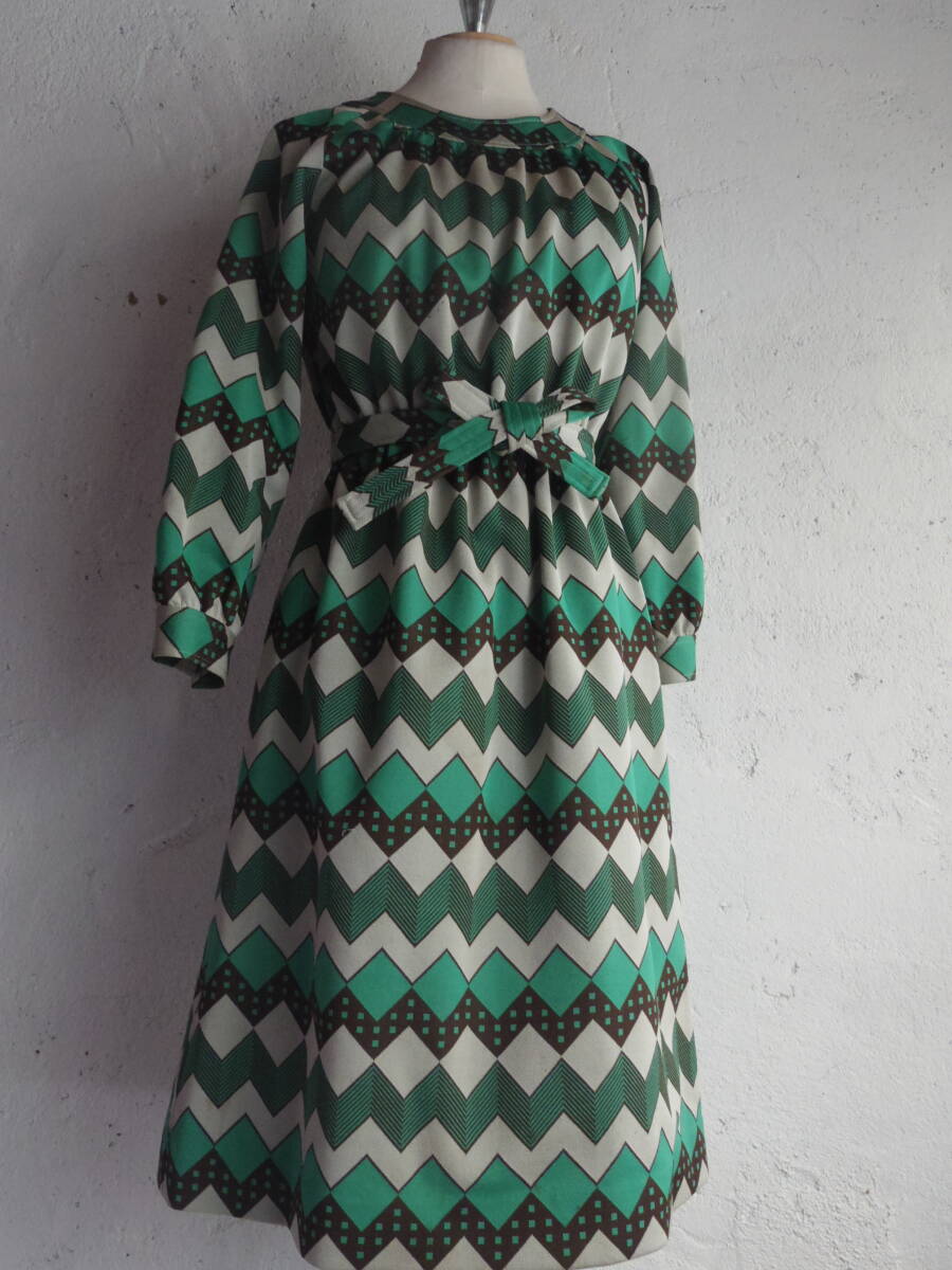 古着♪レトロVintage緑北欧柄モダンレトロ秋冬ワンピ♪昭和レトロワンピース70s60s70年代60年代昭和レトロビンテージクラシカルワンピ拍卖