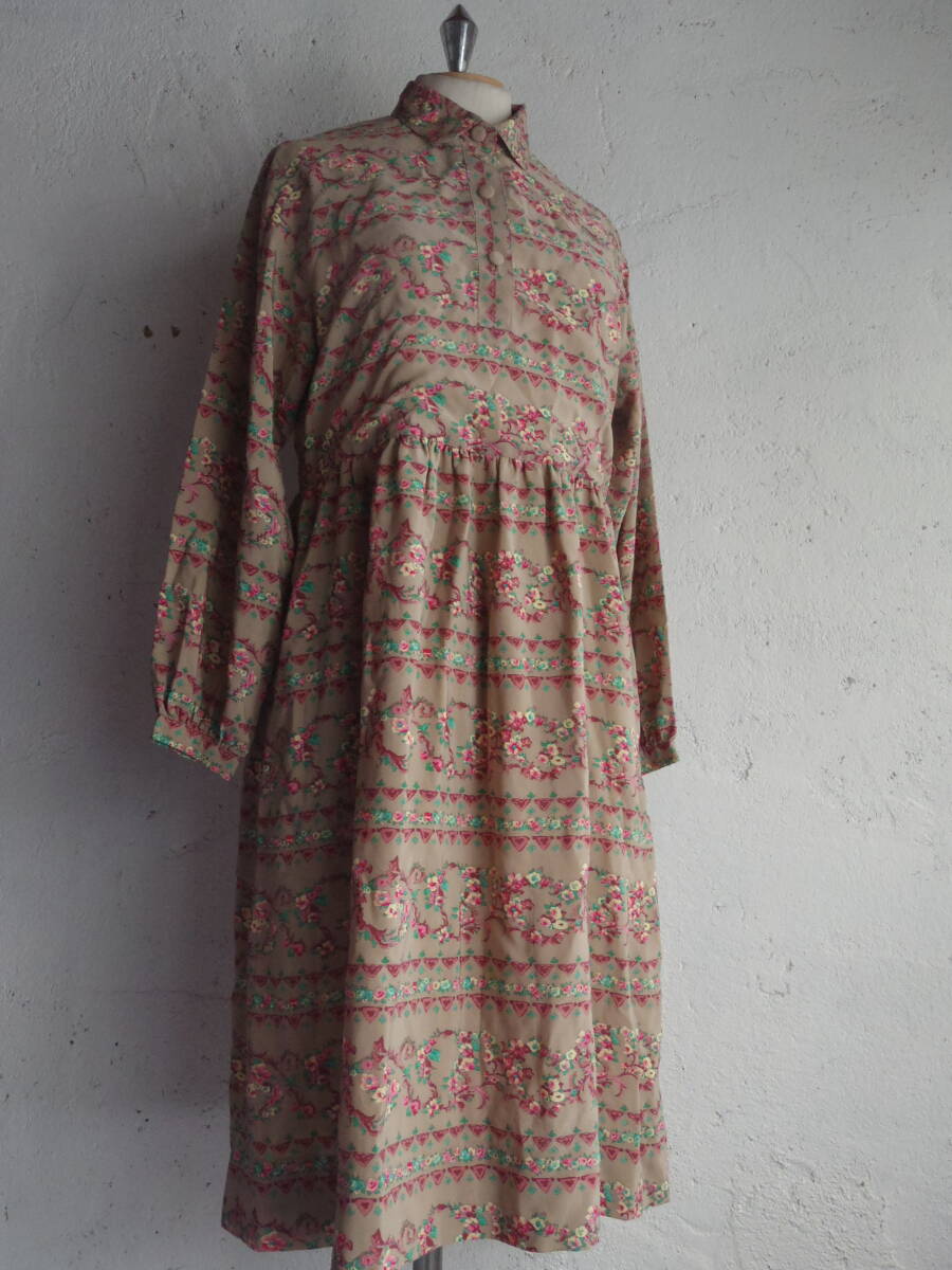 古着♪レトロVintageベージュ花柄モダン長袖ワンピ♪昭和レトロワンピース70s60s70年代60年代昭和レトロビンテージクラシカルワンピ拍卖