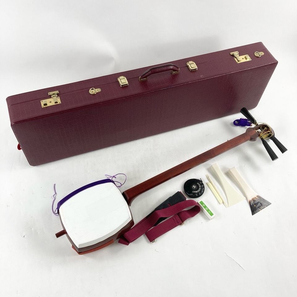 中古 津軽三味線 太棹 棹幅:3cm 状態良好 丸打胴 ケース付き 工芸品 4240380拍卖