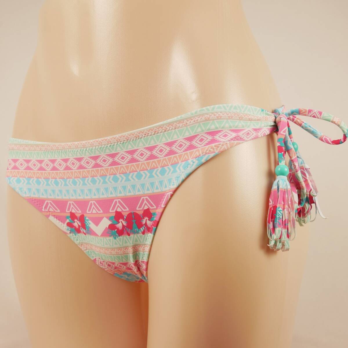 7908 カラフルハイビスカス柄水着 ビキニ下のみ 9M 多色拍卖