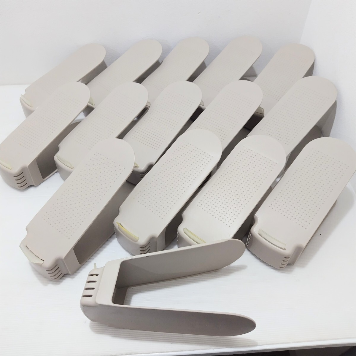 D(1017i5) Like-it ライクイット 靴ホルダー 15点まとめ シューズホルダー シューズラック 靴 収納 靴箱整理 靴箱 玄関 まとめ売り拍卖