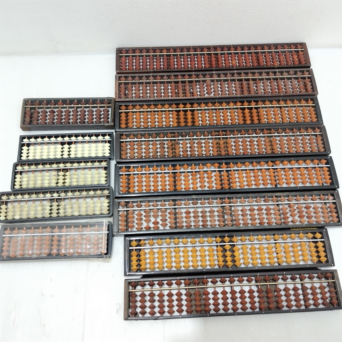 D(1027i13) そろばん 5玉 13点まとめ 木製 プラスチック 算盤 文具 文房具 レトロ まとめ売り ●保管品拍卖