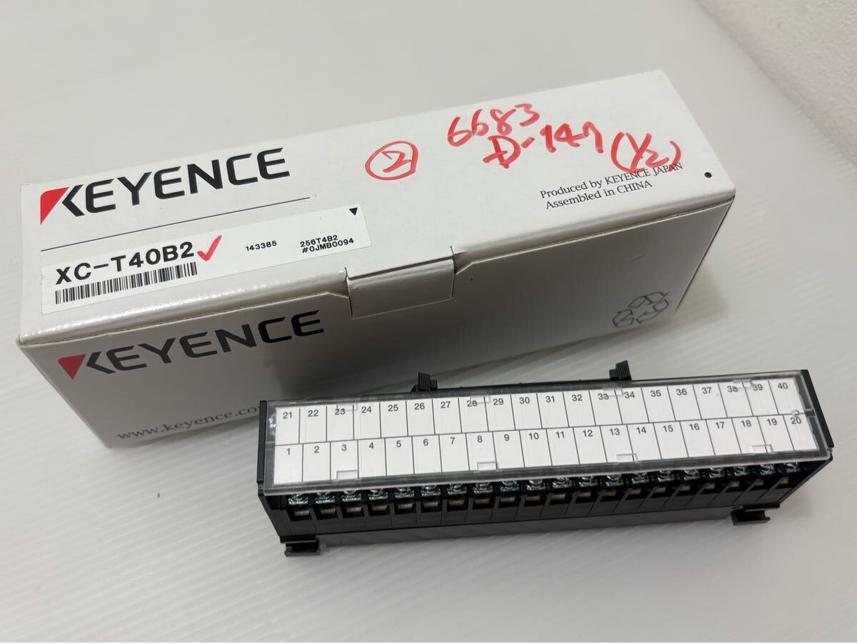 D(1014k6) 【未使用】KEYENCE キーエンス 変換端子台 ネジ端子 40極 XC-T40B2拍卖