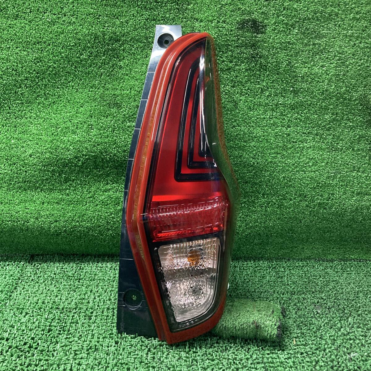 ★☆デイズ X B43W 右 テールランプ テールライト ICHIKOH D231 水害車(A1520)☆★拍卖