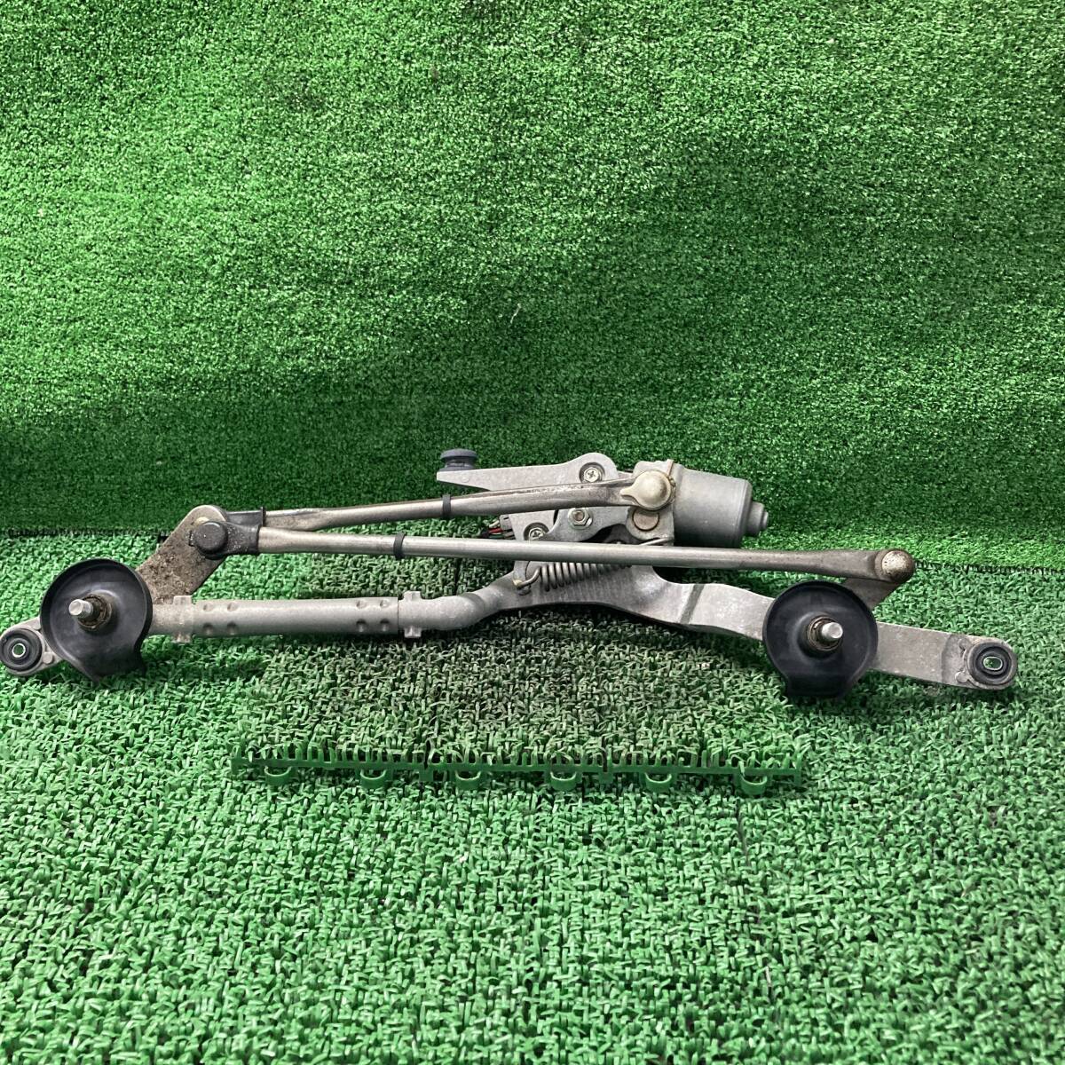 ★☆プリウス S ZVW51 ワイパーモーター 85110-47350 水害車(A1575)☆★拍卖