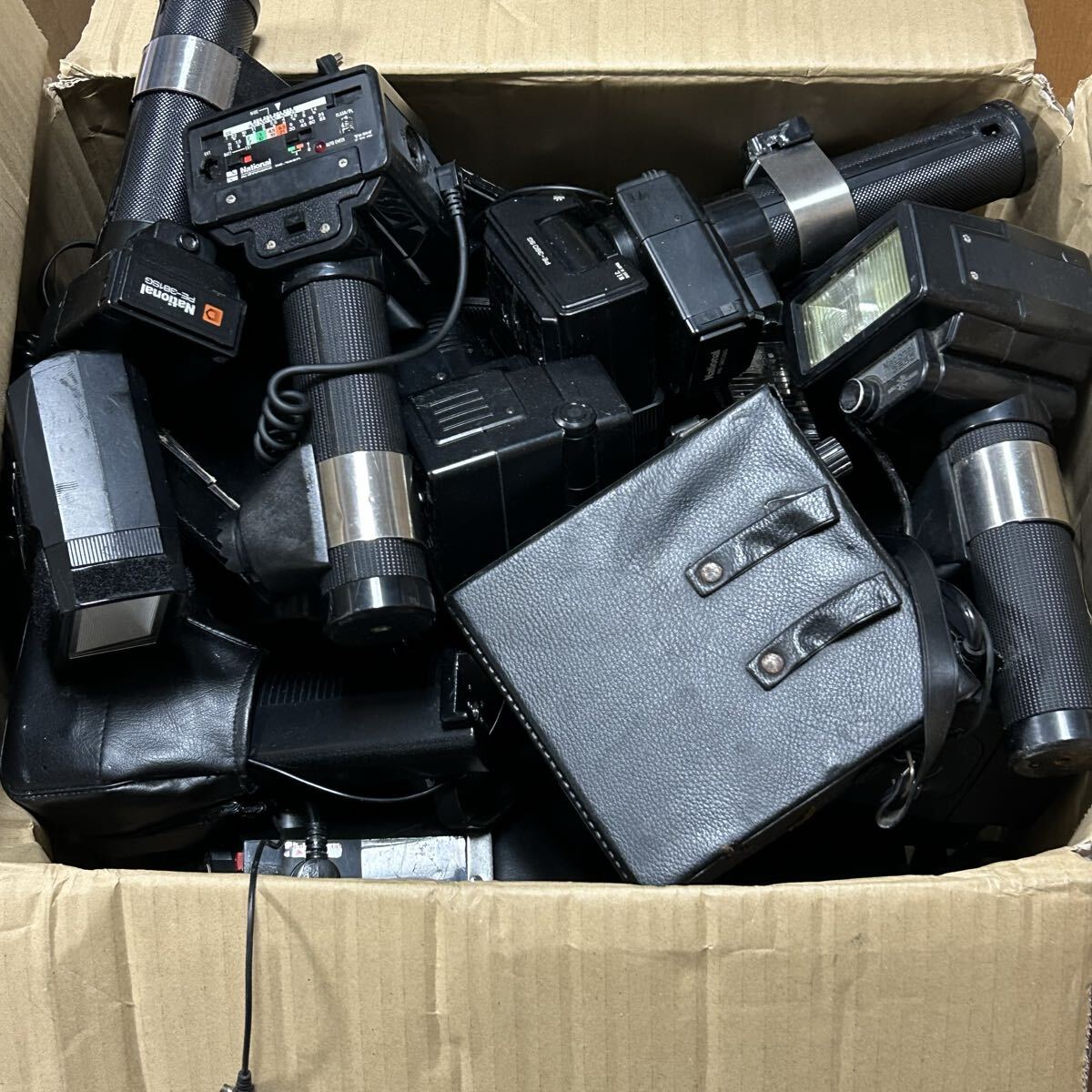 ジャンク ストロボ まとめ 大量 フラッシュ ナショナル sunpak kako 処分 レトロ 最落なし 120サイズ 動作未確認 部品取り カメラ用品拍卖