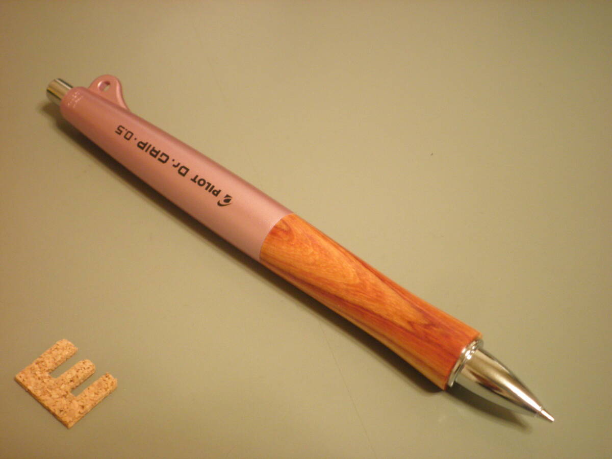 パイロット 旧型 Dr GRIP シャーペン ウッドグリップにカスタム 樹種 チューリップウッド 軸色 メタリックピンク(現物品) 拍卖