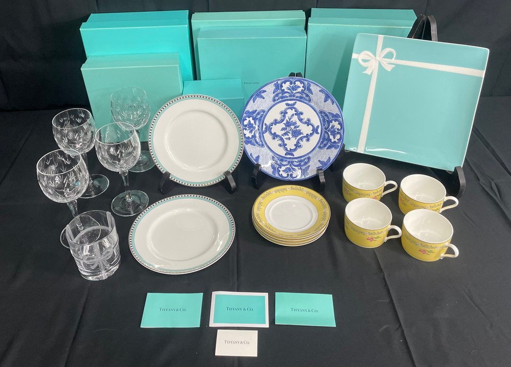 【12P3734】1円スタート Tiffany ティファニー ブランド洋食器 まとめ プレート カップ&ソーサー グラス テーブルウェア 箱 現状品拍卖