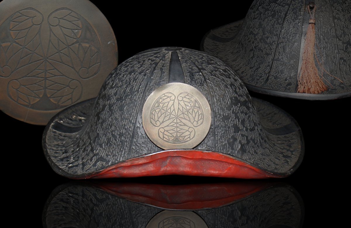 【江】時代 三つ葉葵紋黒塗陣笠 内朱塗 武具 甲冑 鎧兜 直径約30㎝ 古美術品(德川江戸古道具旧家蔵出)AX1703 CTDBeoav拍卖