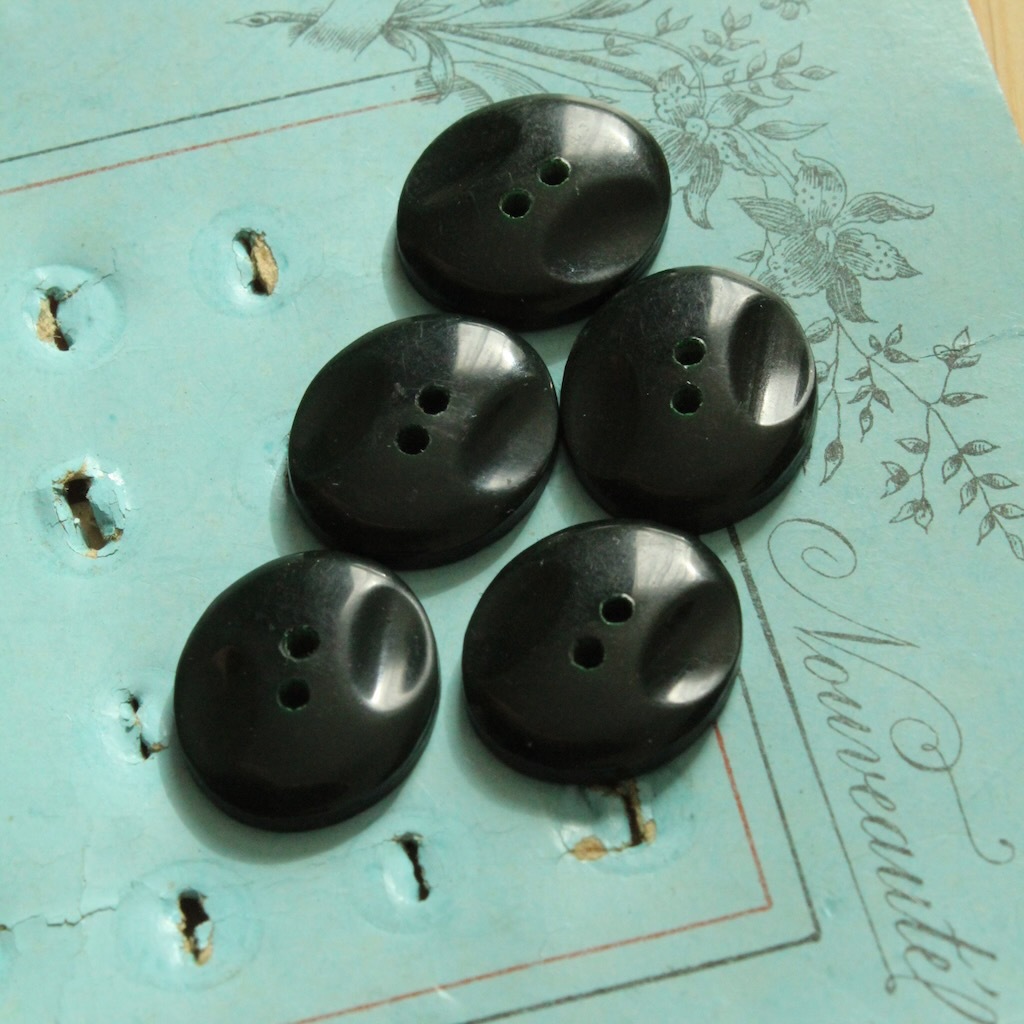 即決 プラスチックボタン 5個 15x17mm 樹脂ボタン 黒に近いダークグリーン 楕円形 オーバル ヴィンテージ フランス輸入拍卖