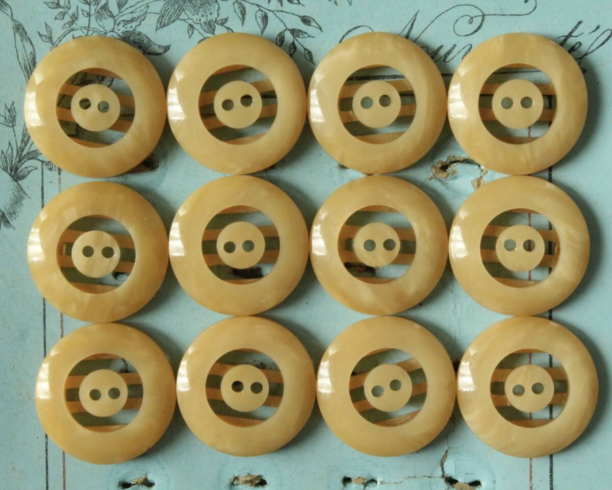 即決 プラスチックボタン 12個 φ17mm オレンジベージュ リメイク パーツ 材料 素材 フランス輸入 ヴィンテージ拍卖