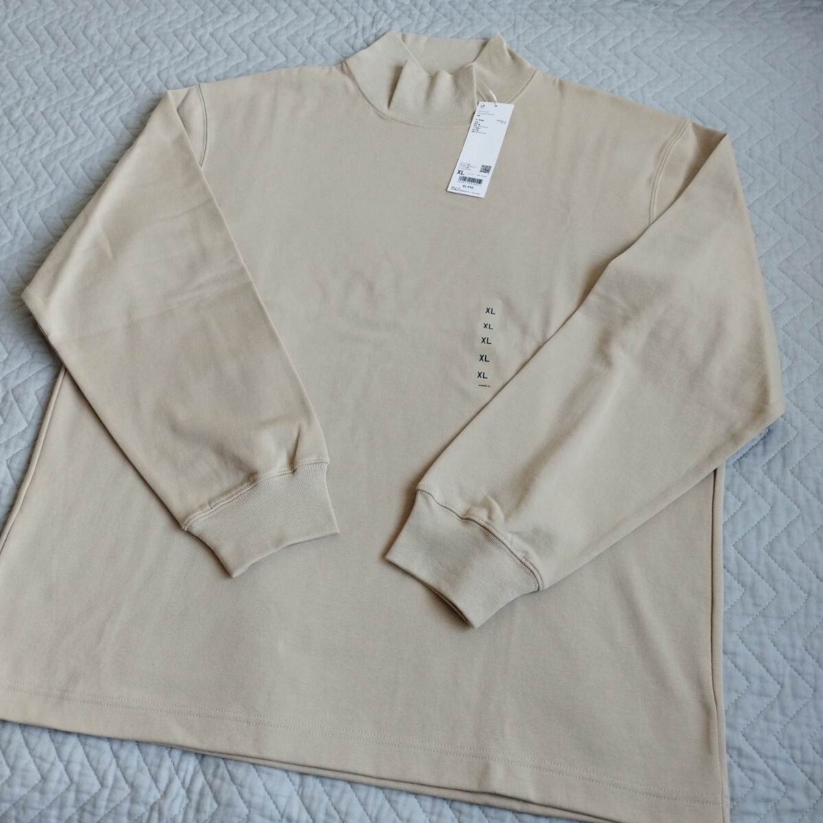 1点のみ 未使用 ユニクロ ブラッシュドモックネックTシャツ 長袖 大きい xl メンズ ベージュ 長袖 Tシャツ 色サイズ違いも 匿名 送料無料拍卖