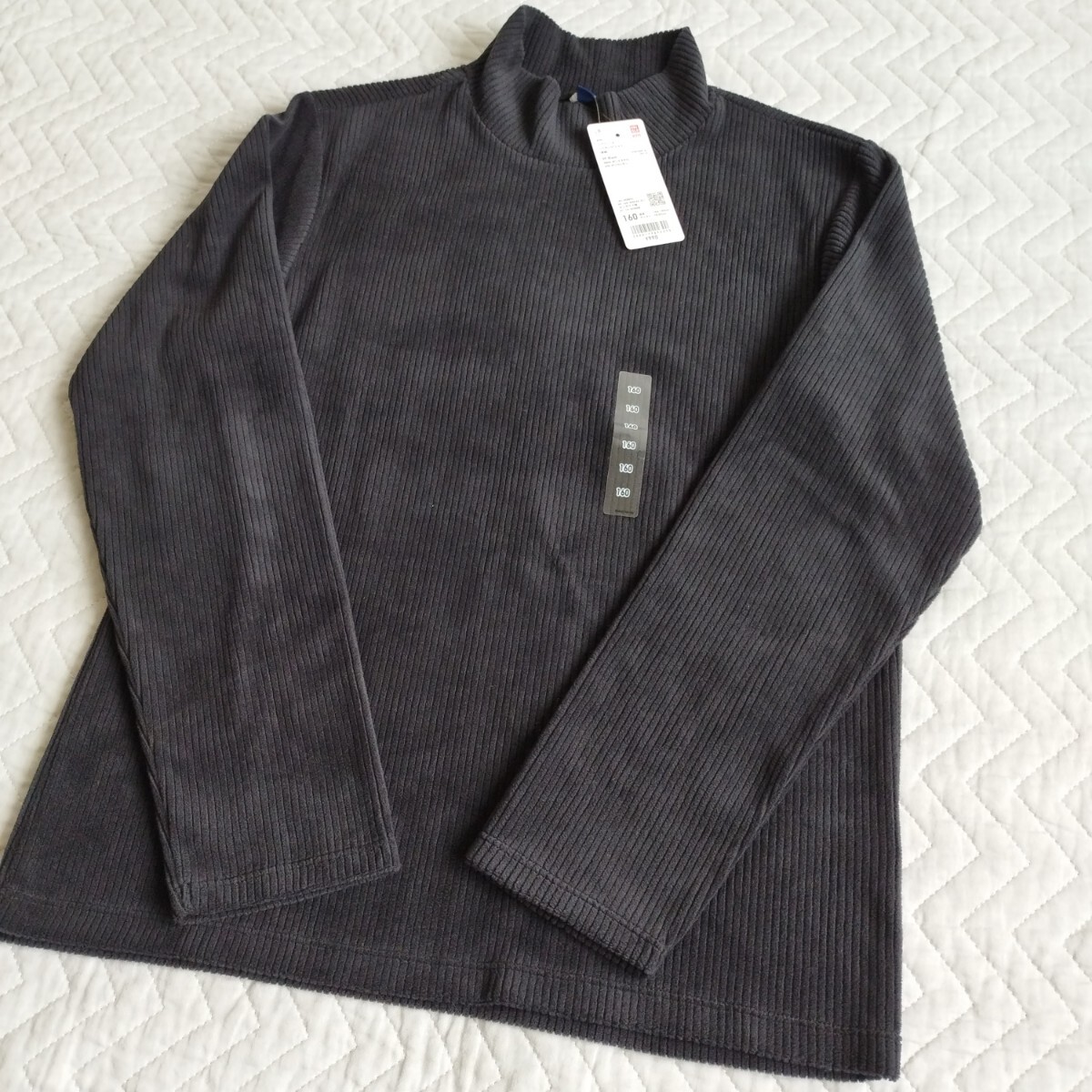 1点のみ 未使用 ユニクロ リブフリースハイネックTシャツ 長袖 160 幅45 丈59 黒 フリース Tシャツ 大人も着られる 匿名 送料無料拍卖