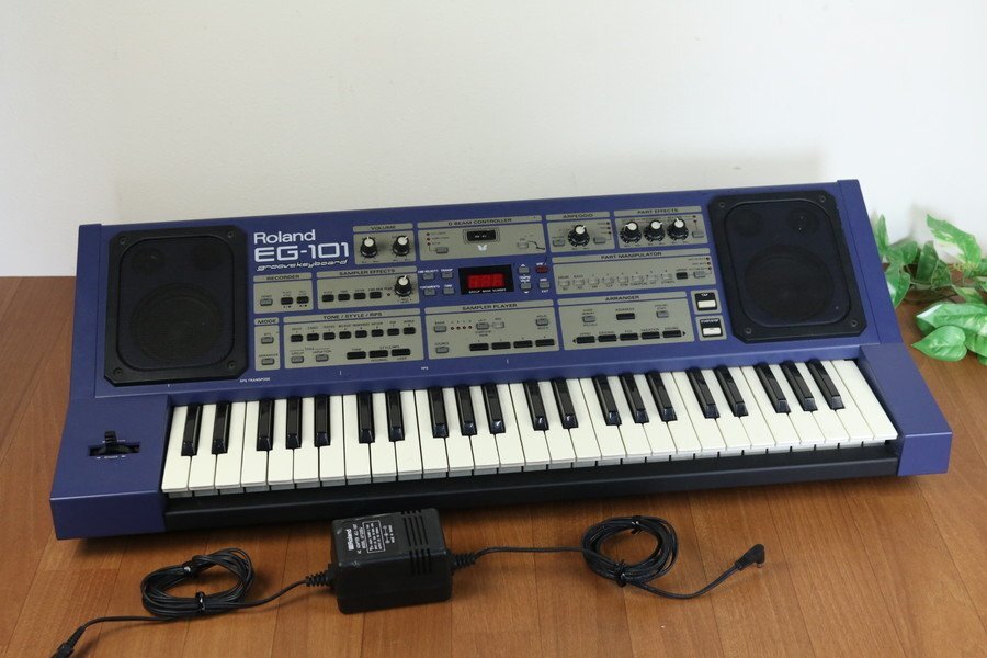 【ローランド EG-101】シンセサイザー Roland 鍵盤楽器 アダプタ付き ※音出ない箇所あり 管Z9172拍卖