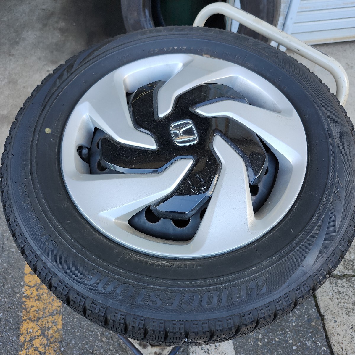 フィット フリード ホンダ純正 185/65R 15 スタッドレス ブリザックVRX 2019年36週製造品拍卖