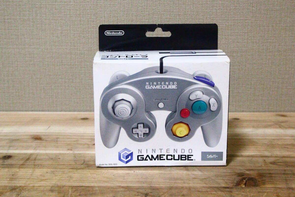 TJ10209 Nintendo GAMECUBE コントローラー DOL-003 シルバー ニンテンドー 未使用 保管品拍卖