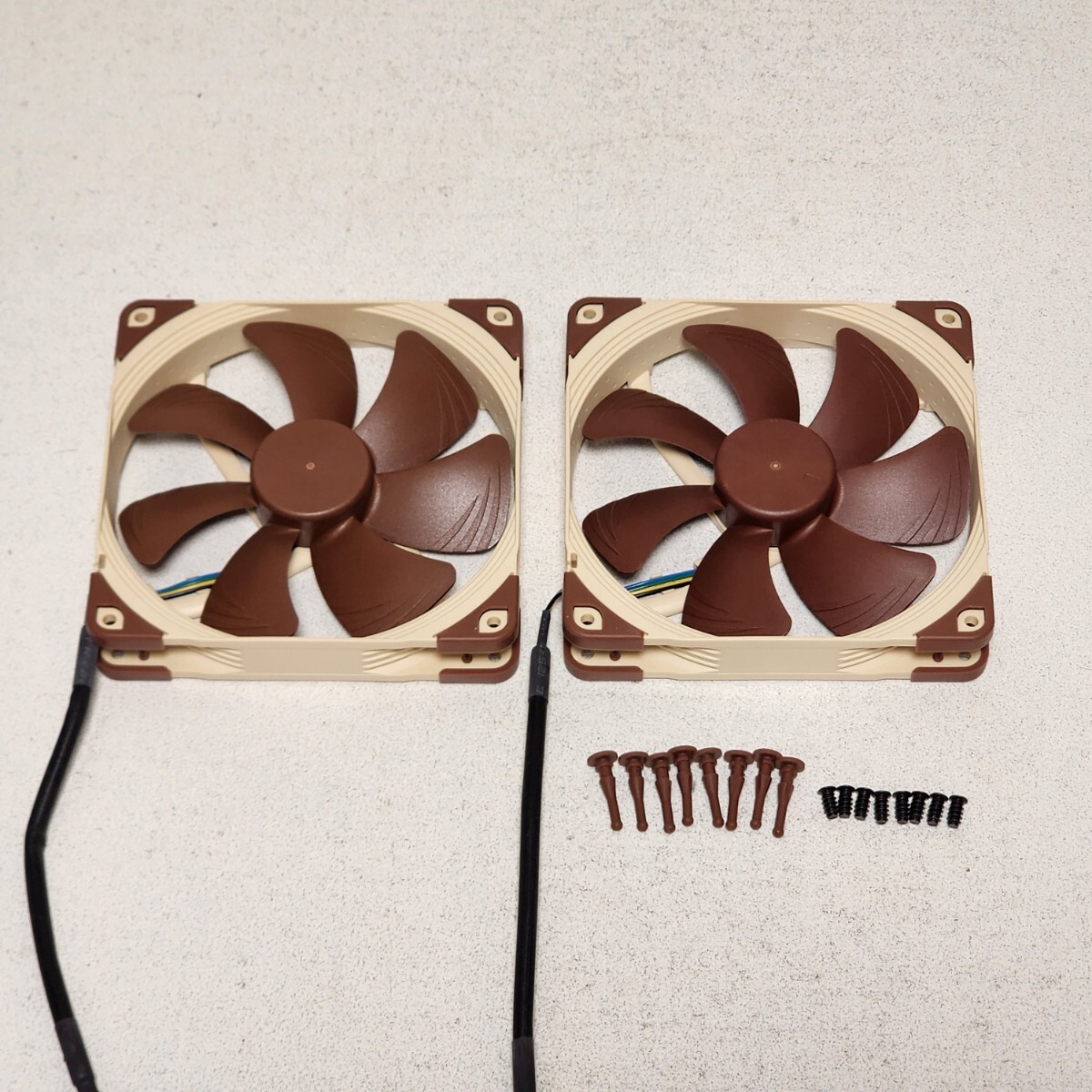 【送料無料】Noctua NF-A14 PWM 140mm 静音ファン 2個セット 4PIN 動作確認済み PCパーツ拍卖
