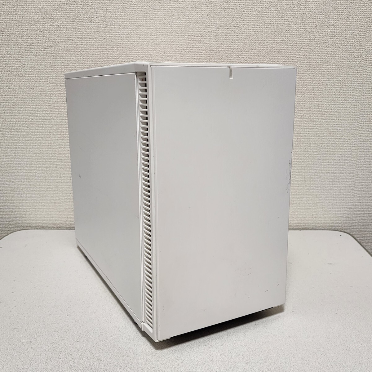 【送料無料】FractalDesign Define Nano S White ミニタワー型PCケース(Mini-ITX) ATX電源ユニット対応拍卖