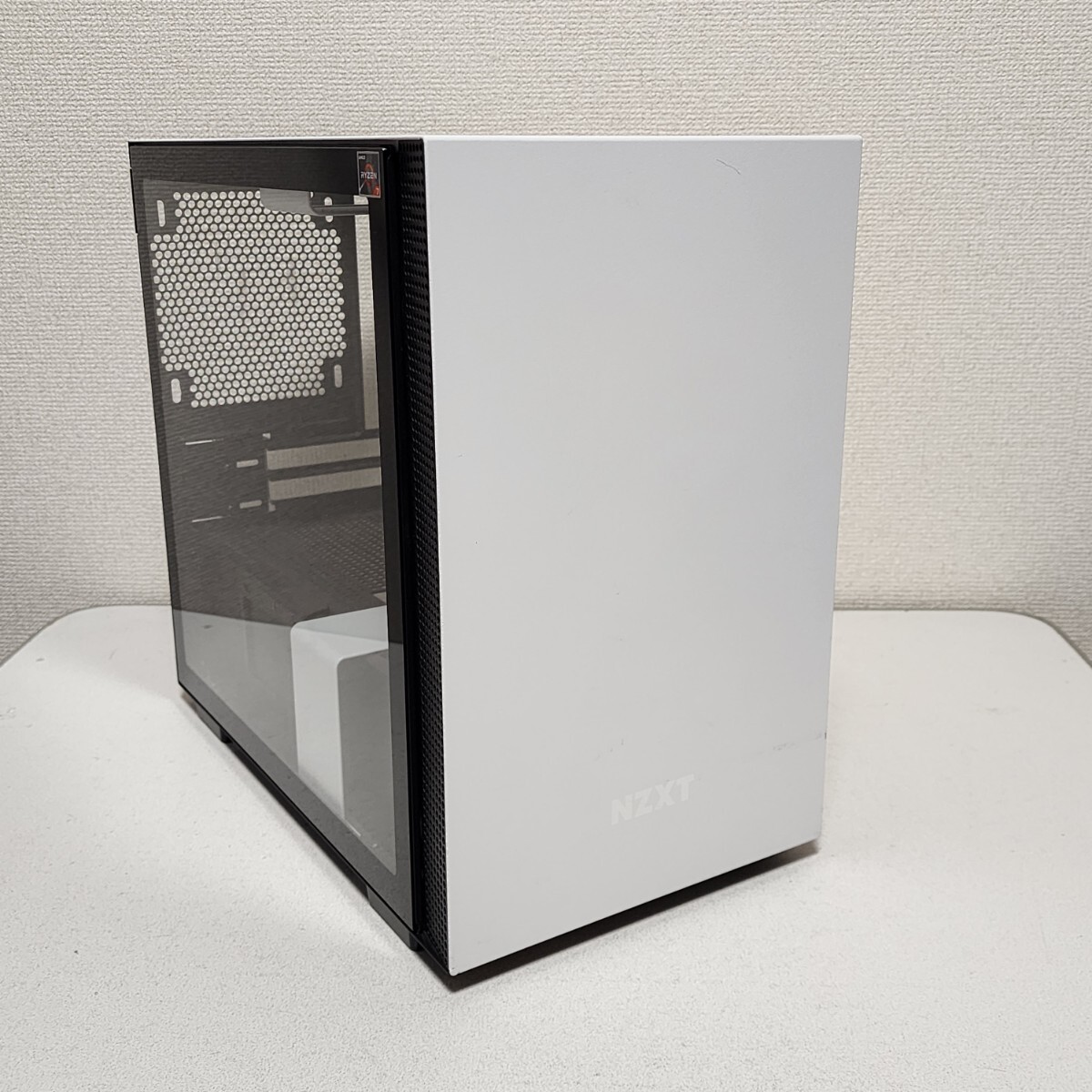 【送料無料】NZXT H210i White&Black ミニタワー型PCケース(Mini-ITX) ATX電源ユニット対応拍卖