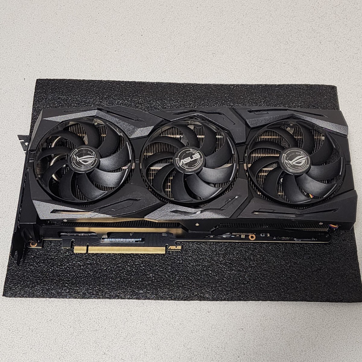 ASUS GEFORCE RTX2070 SUPER 8GB GDDR6/ROG-STRIX-RTX2070S-A8G-GAMING 動作確認済み PCパーツ グラフィックカード PCIExpress拍卖