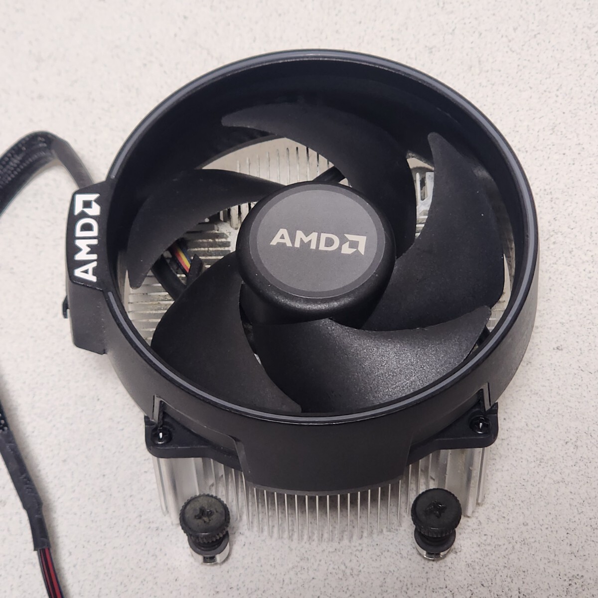 【送料無料】AMD Wraith Spire Ryzen付属CPUクーラー Socket AM4・AM5対応 PCパーツ LEDリング搭載 (2)拍卖