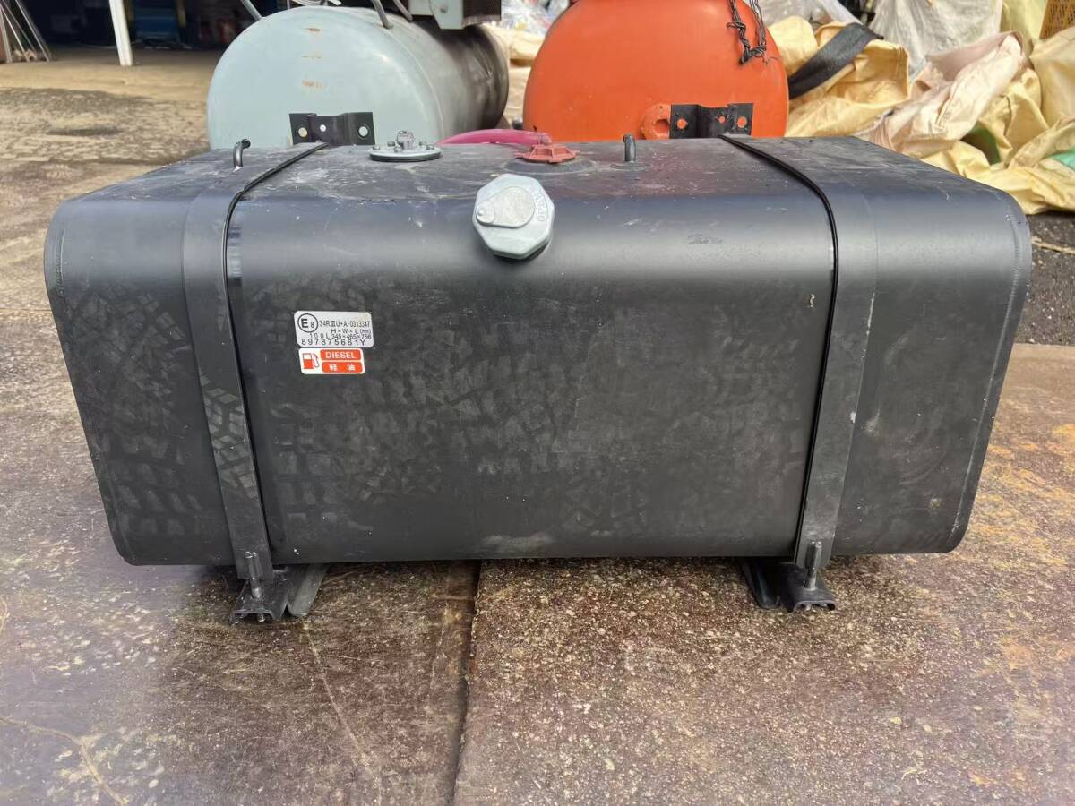 秋田発 新古品いすゞ トラック用 100L スチールフューエルタンク燃料タンク取付ステー付き E8 34RⅢU+A約34×465×756㎜東京ラヂエーター拍卖