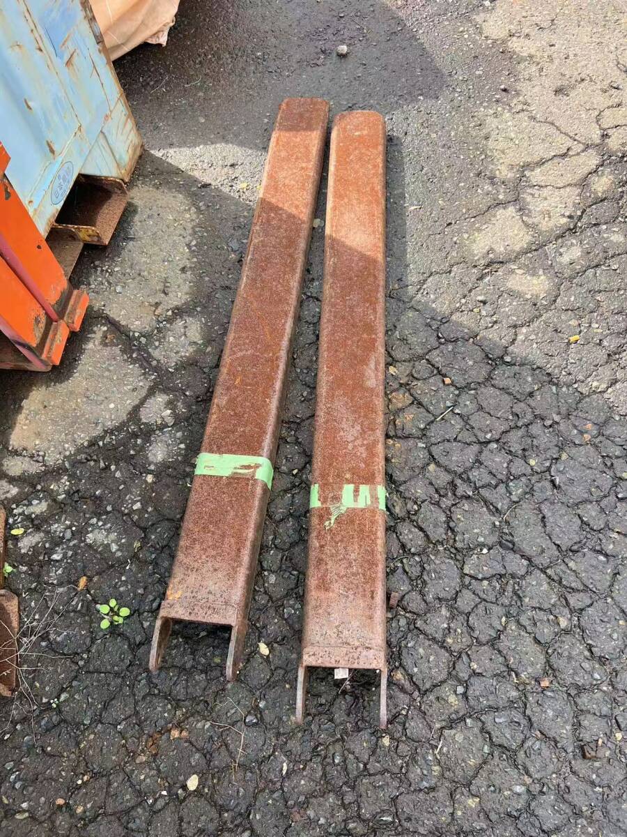 秋田発 フォクリフト爪 サヤフォーク 爪 フォークリフト用 全長約1600mm 幅約150mm 内高さ約60mm 中古 拍卖