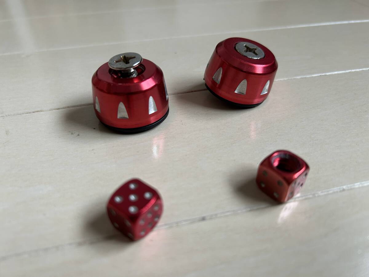 グリップヒーターについていたバーエンド と サイコロ型バルブキャップ拍卖