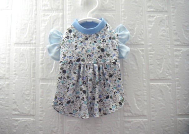 現品限り 胴38 ハンドメイド 小花柄ギャザーワンピース フリル袖拍卖