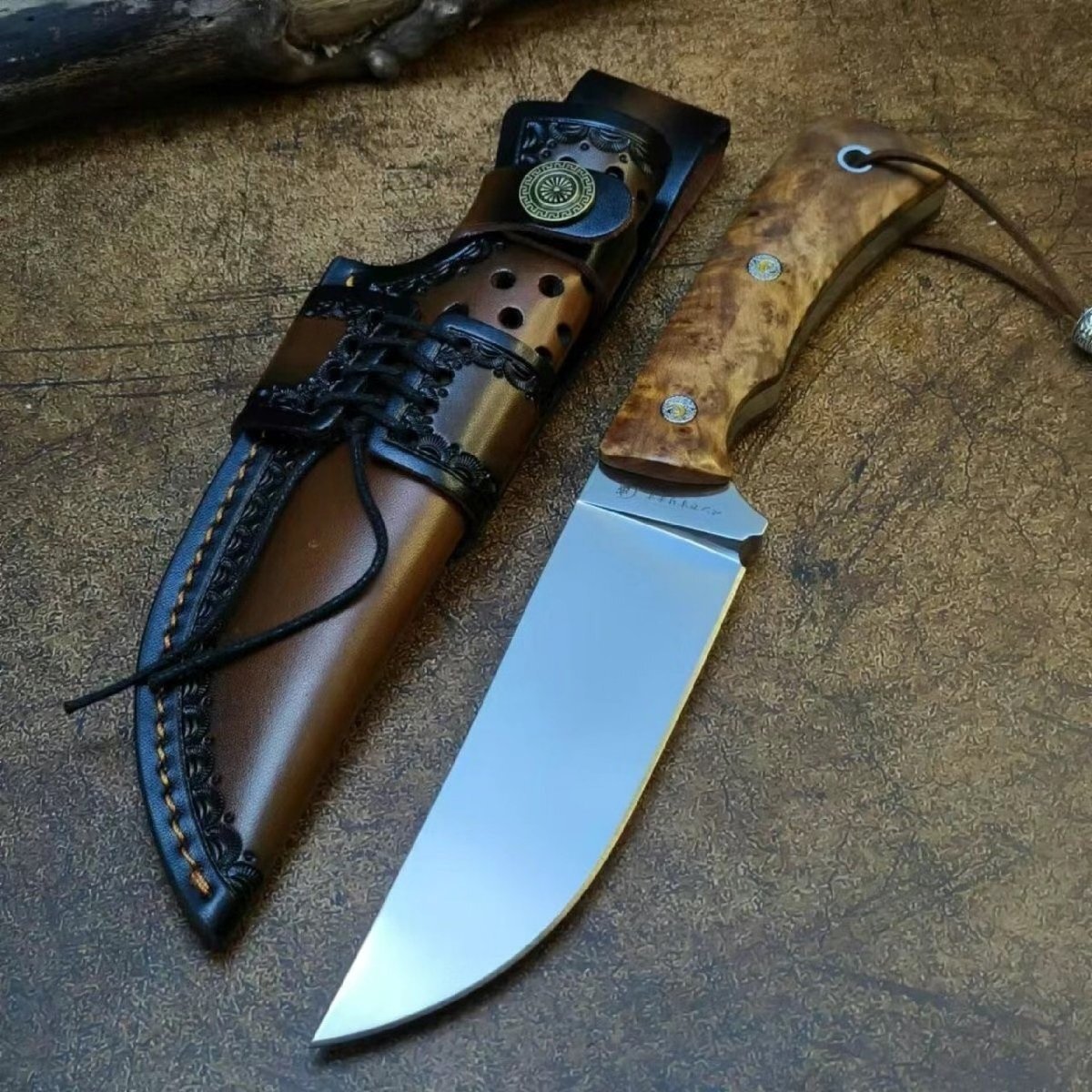 トゥジャ材 VG10鋼 | ナイフ キャンプナイフ キャンプ アウトドア 料理 調理 釣り 登山 防災 カーボン バトニング 薪割り牛革製鞘 zchw0088拍卖