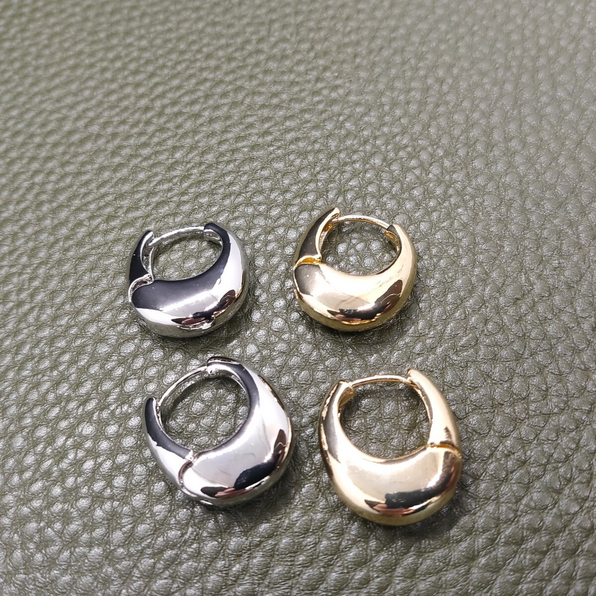 シルバー シンプルフープ ピアス 金属アレルギー拍卖