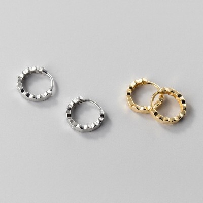 シルバー ピアス ミニフープ 六角形 キャッチレス オシャレ 高見え 結婚拍卖