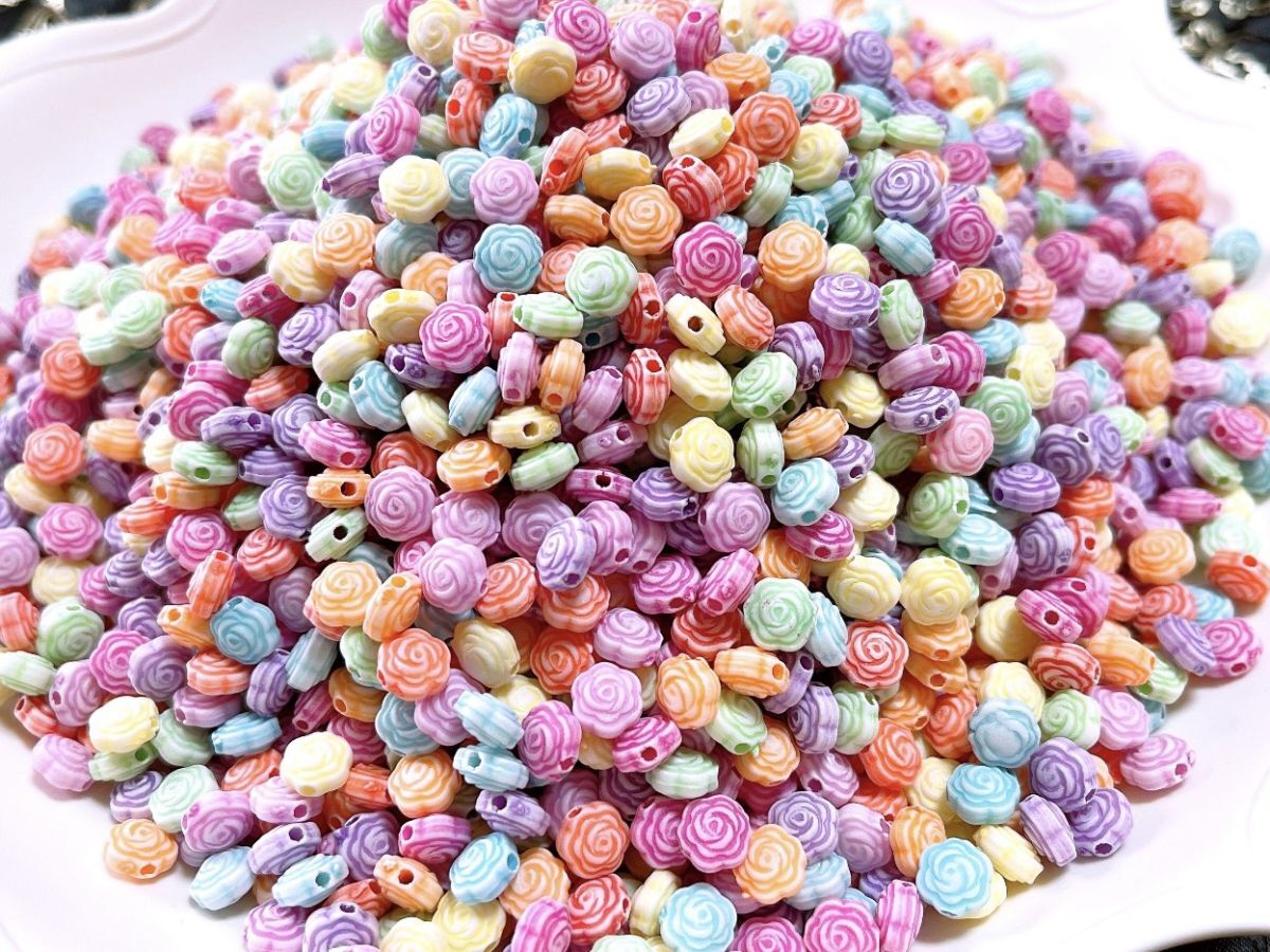 送料無料!同梱OK!取置2週間☆*【約7㎜】【大量セット約500g・2700個以上】*薔薇・お花型*艶消しビーズ*カラフル*28*即決!拍卖