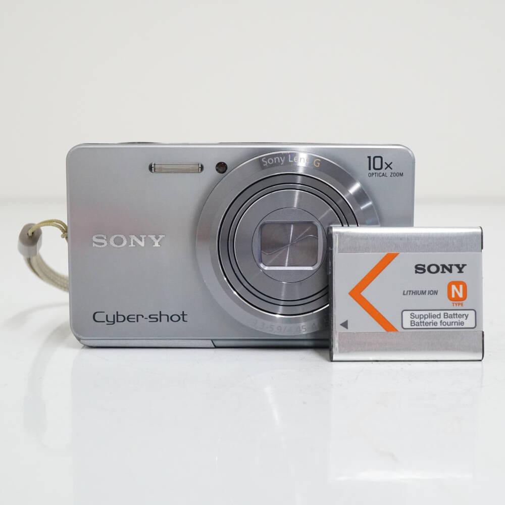 SONY Cyber-shot DSC-W690 コンパクトデジタルカメラ USED品 ソニー 海外モデル シルバー 撮影結果:影の写り込みあり 【難有】 X8114拍卖