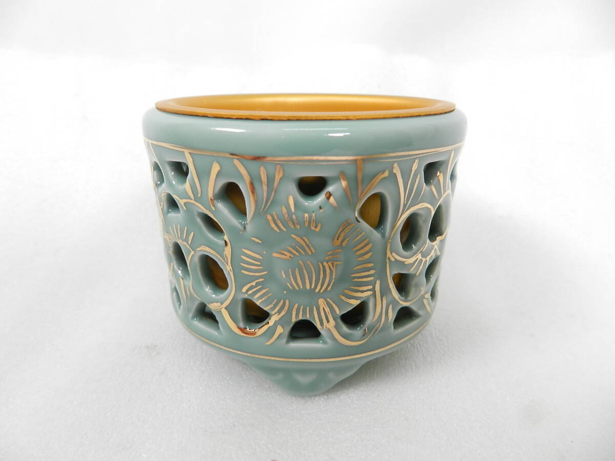 t2997 未使用 仏具 透かし香炉 土香炉 差金付 東本願寺 浄土真宗大谷派 青磁 陶器 線香立て 仏壇拍卖