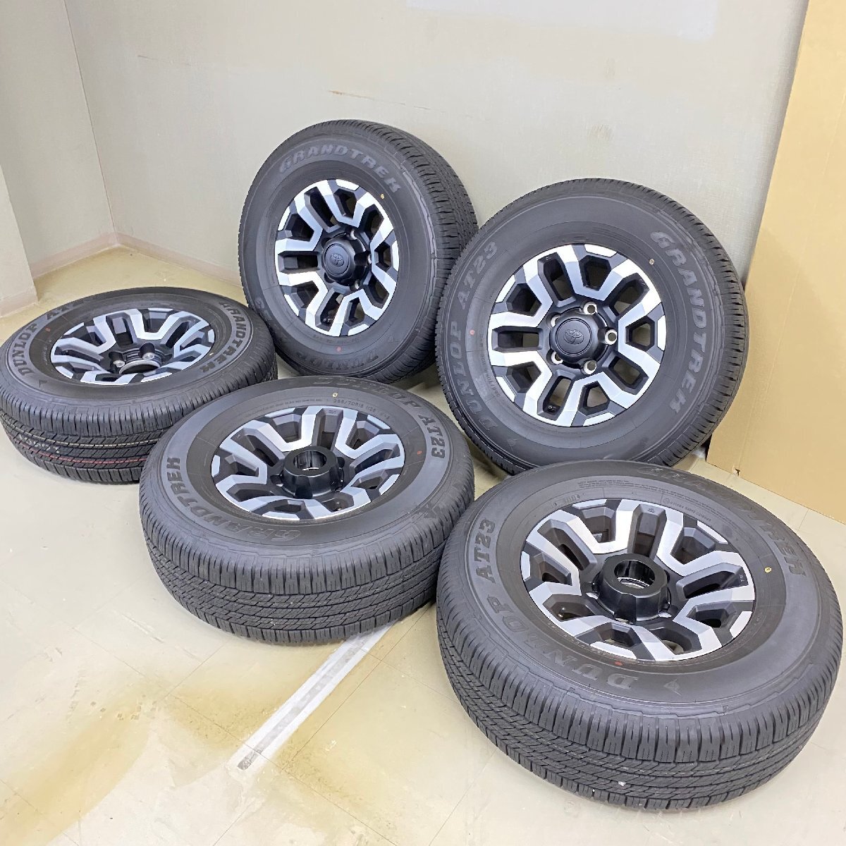 5穴 16インチ 7.0J ランクル 70 トヨタ 純正 265/70R16 2025年製 DUNLOP AT23 GRANDTREK 5本セット (中古)拍卖