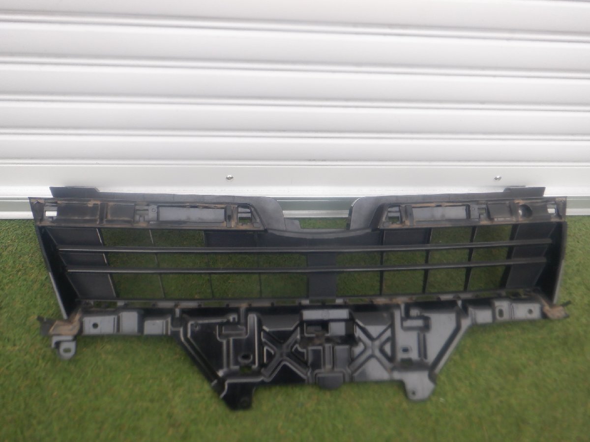 トヨタ純正 ZRR80 ZRR85 80 ヴォクシー VOXY 前期 フロントグリル ラジエターグリル 53111-28680 m-25-10-69拍卖